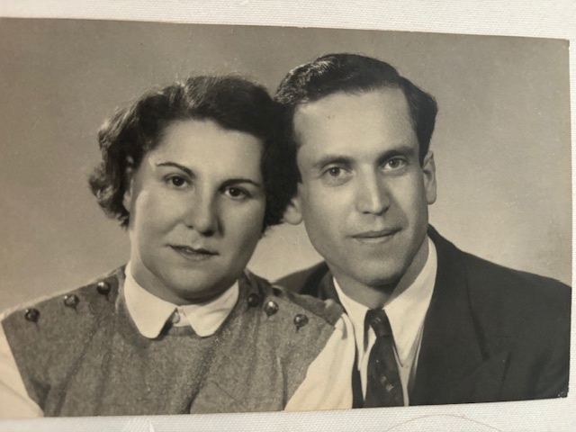  Gyula Fürst und seine Ehefrau Alice Band, die er 1947 heiratete. Familienbesitz: Fürst / Kármán